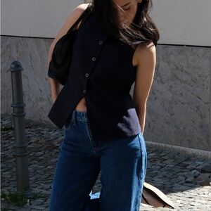 Aritzia CruiseLinen Regal Vest